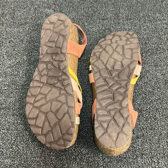 Colorful Strappy Sandals - Picture 4 of 7